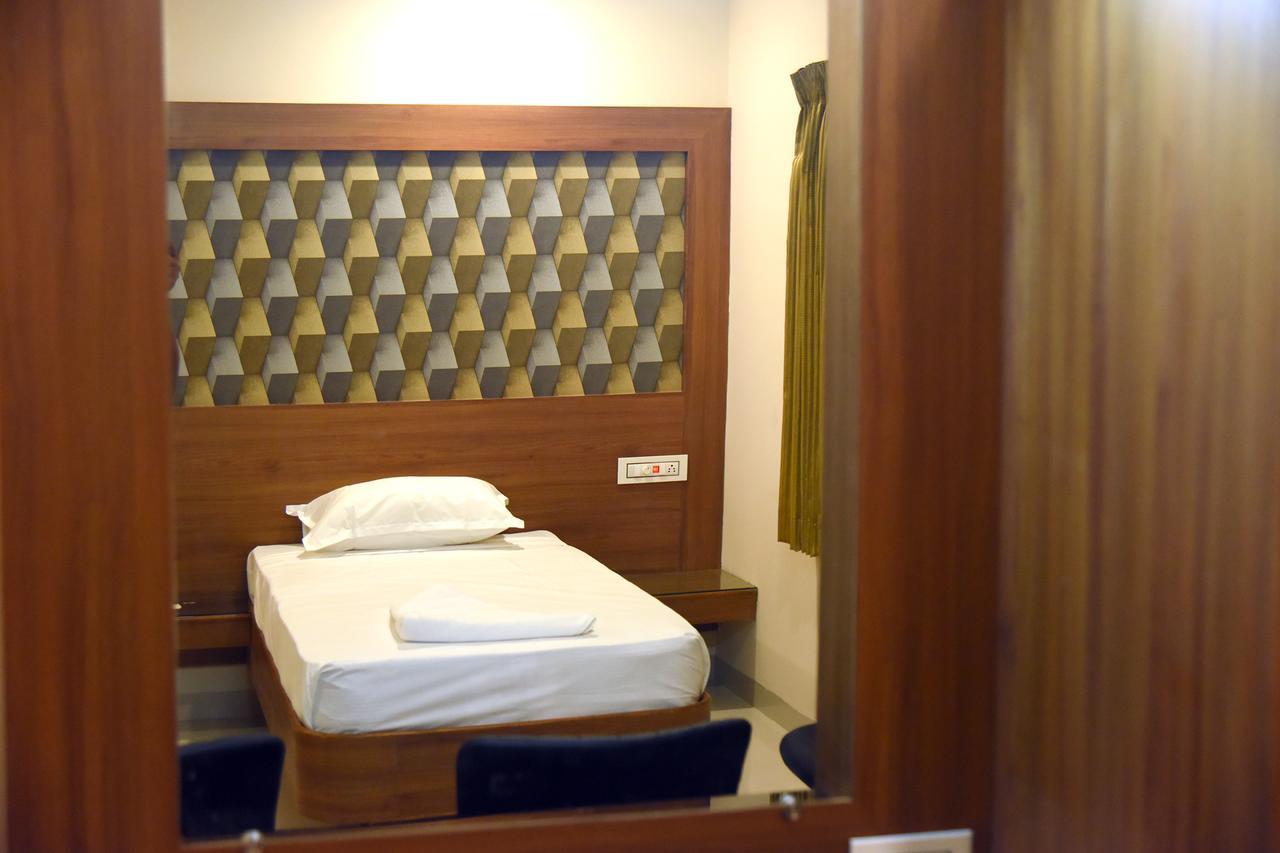 Hotel Gokulgrande Erode Dış mekan fotoğraf