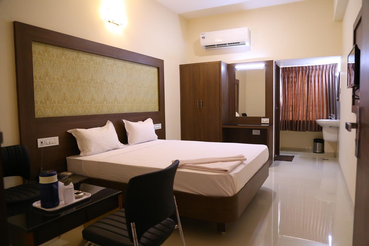Hotel Gokulgrande Erode Dış mekan fotoğraf